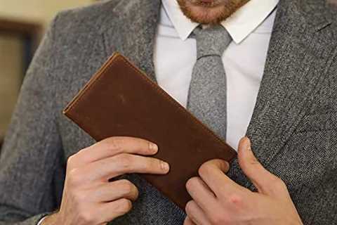 The Complete Buying Guide to Leather Bifold Wallets